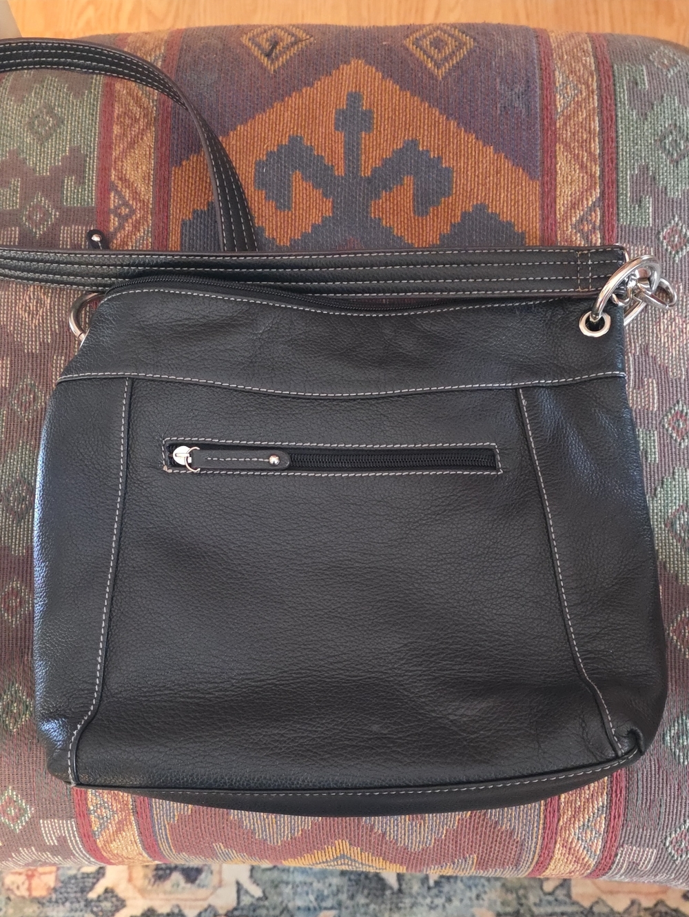Vintage Tignanello Black Pebbled Leather Crossbody Bag Buckle Details EUC - Picture 15 of 15